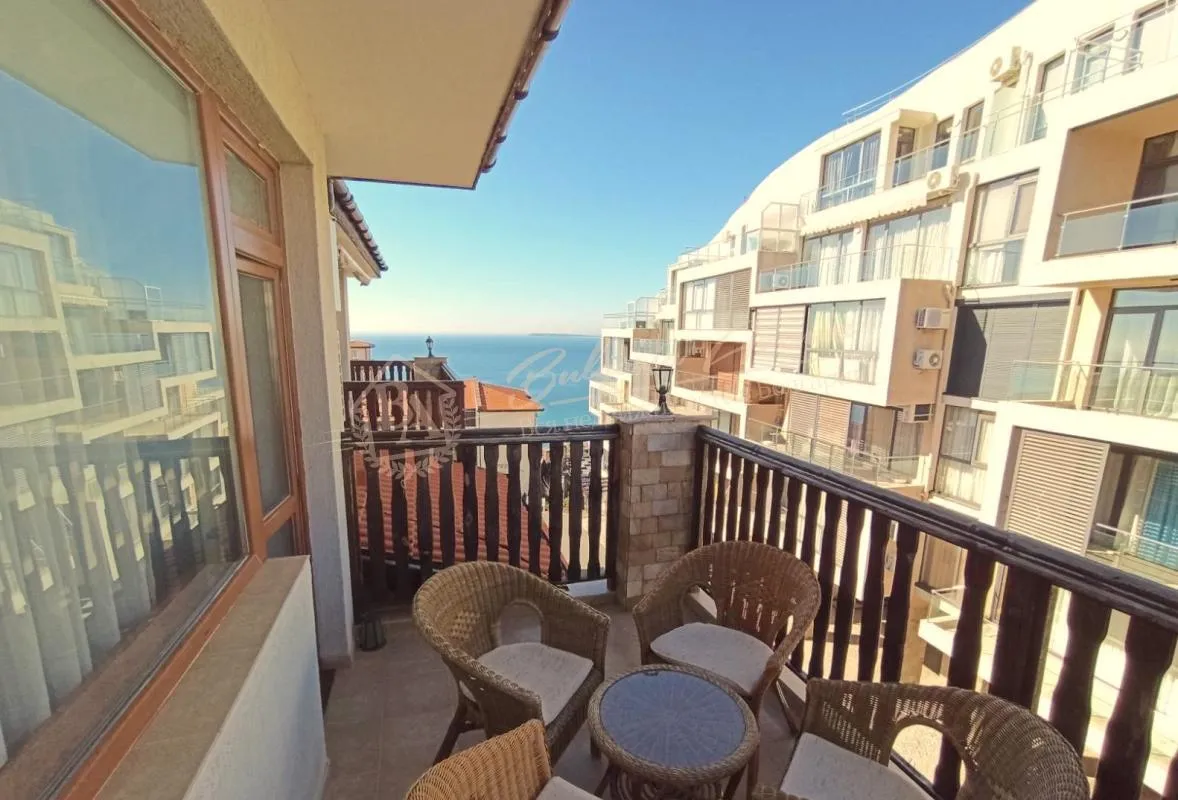 Меблированный апартамент с 1 спальней с видом на море у пляжа в г.Св.Влас