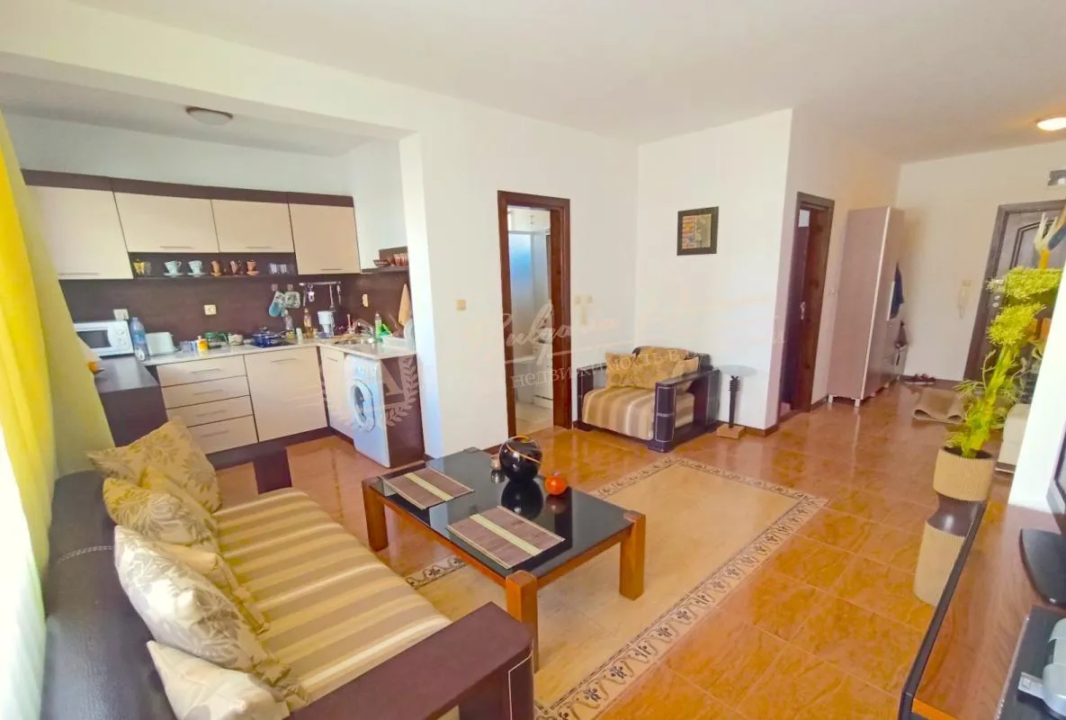 Меблированный апартамент с 1 спальней с видом на море у пляжа в г.Св.Влас