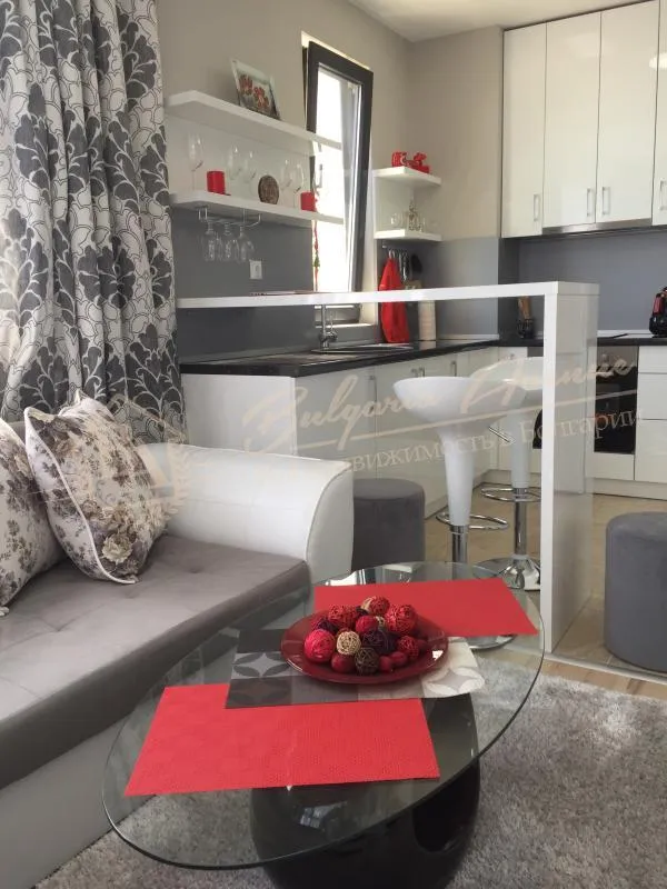 Дизайнерская квартира с 1 спальней и видом на море в жилом доме в г.Варна