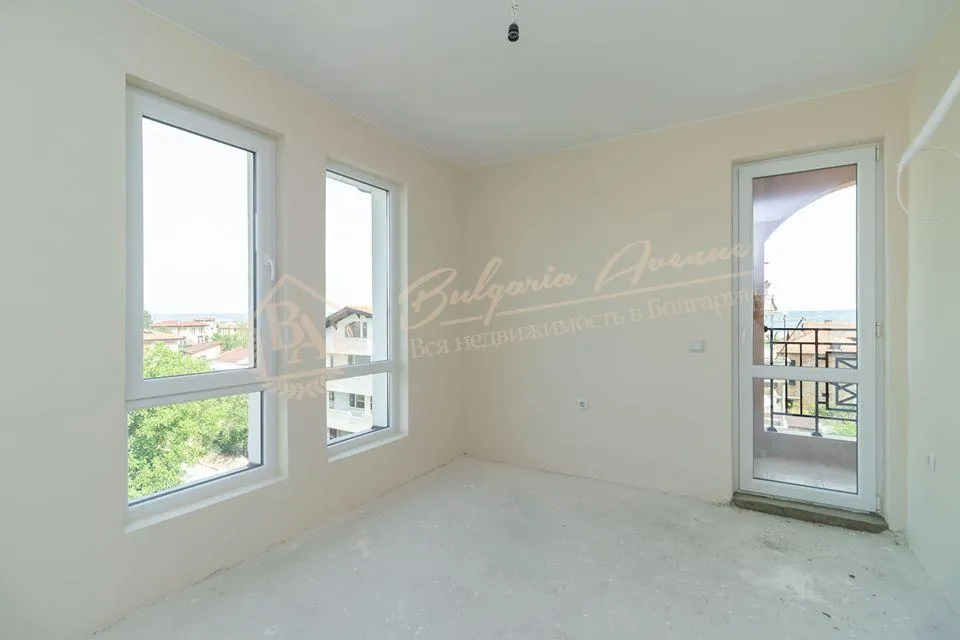 Двухкомнатная квартира в спальном районе в г.Варна. Есть вид на море.