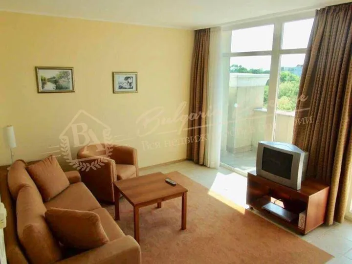 Двухкомнатная квартира с видом на море на первой линии в г. Поморие