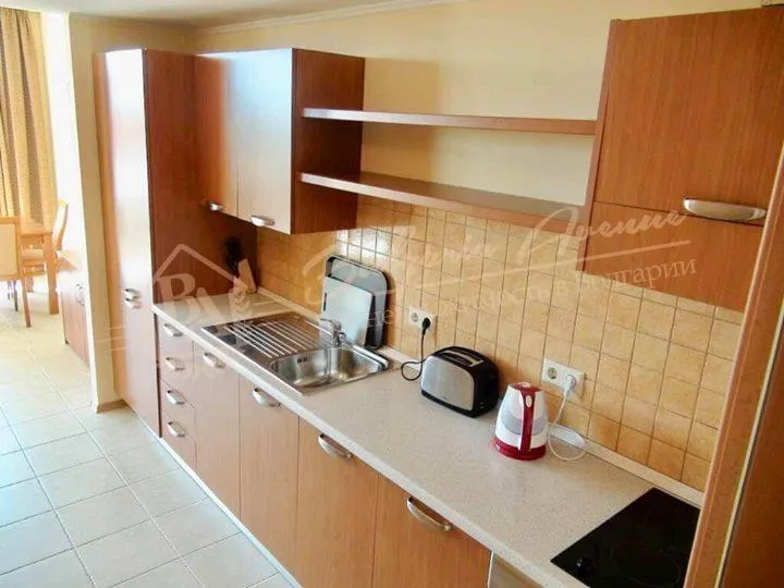 Двухкомнатная квартира с видом на море на первой линии в г. Поморие