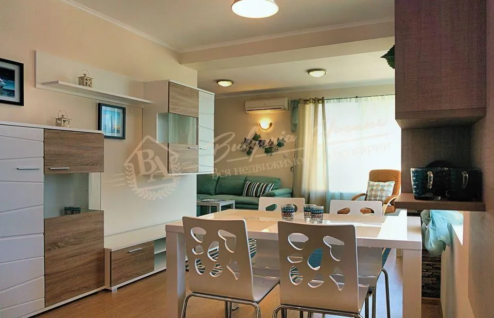 Просторная, дизайнерская двухкомнатная квартира в жилом доме г.Варна