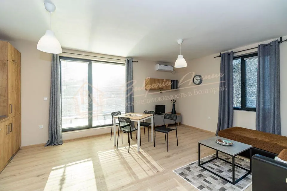 Светлая, уютная квартира в жилом доме с 1 спальней и с видом на море в г.Варна