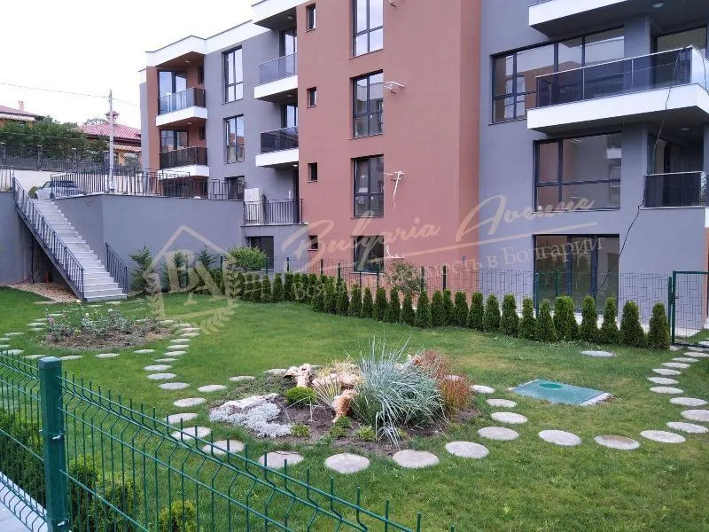 Двухкомнатная квартира с видом на море в м-т Евсиновград в г.Варна