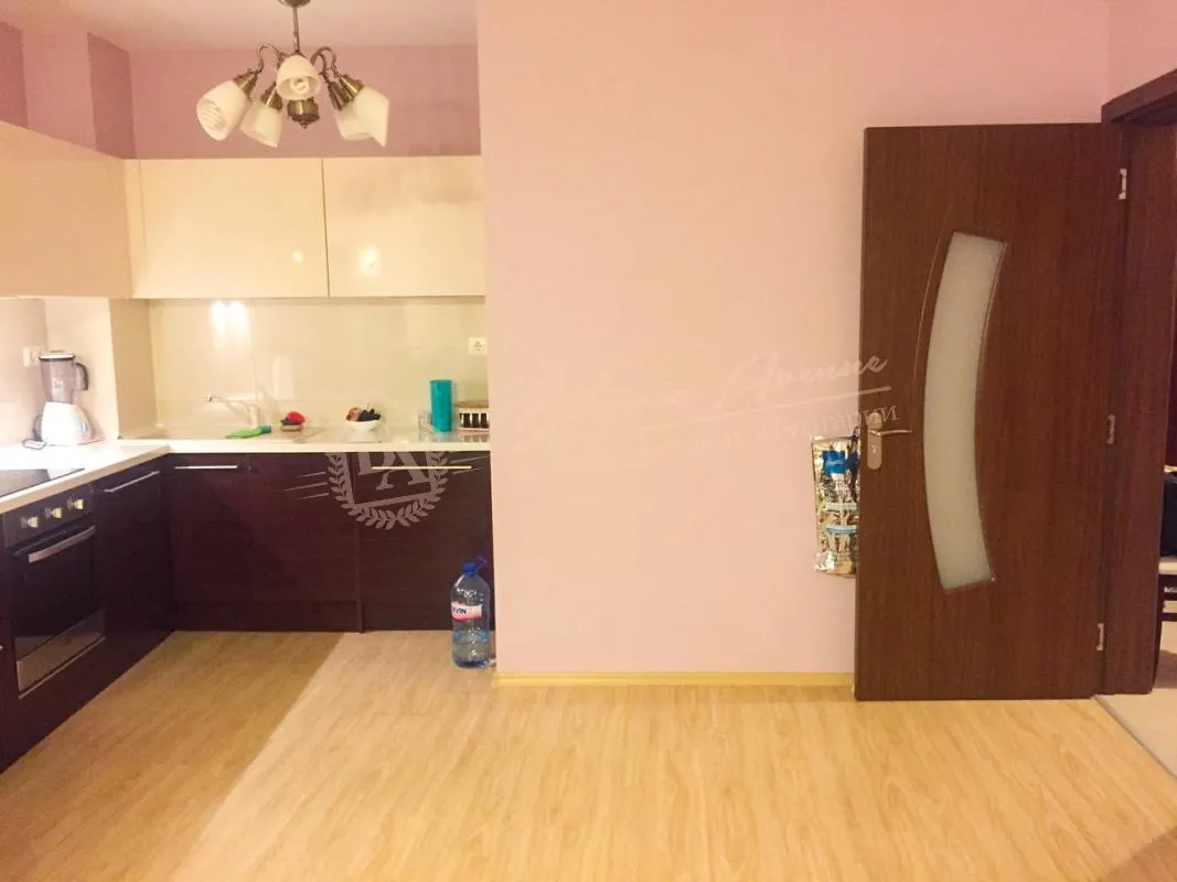 Просторная, элитная, двухкомнатная квартира с видом на море в городе Бяла