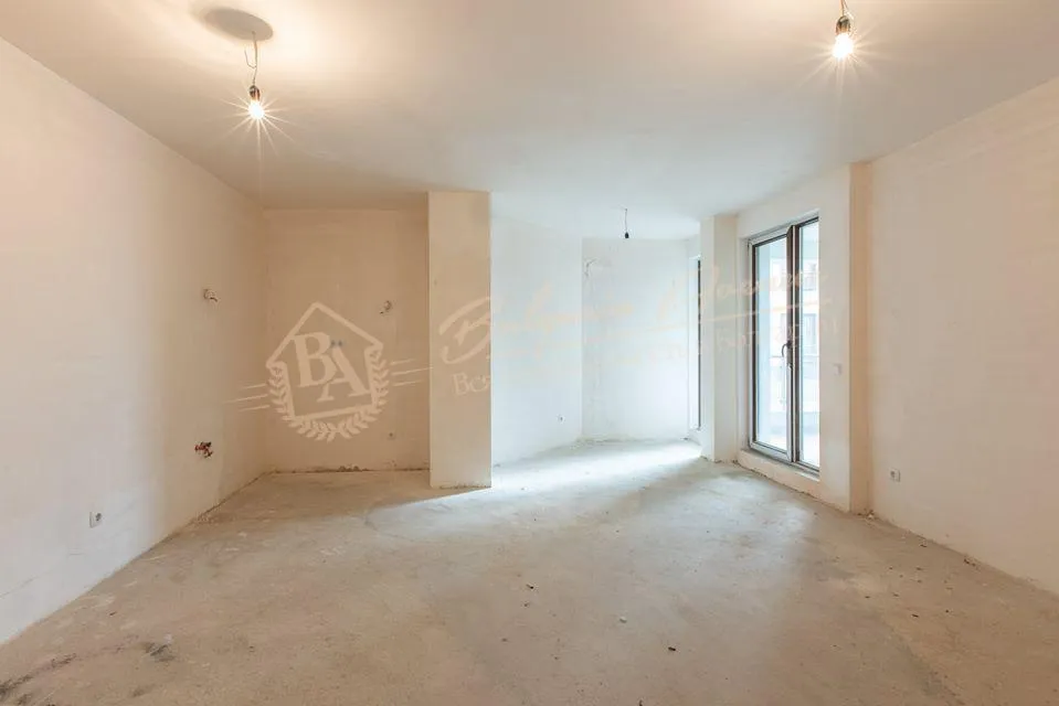 Двухкомнатная квартира в новом доме под инвестицию в центре, г.Варна