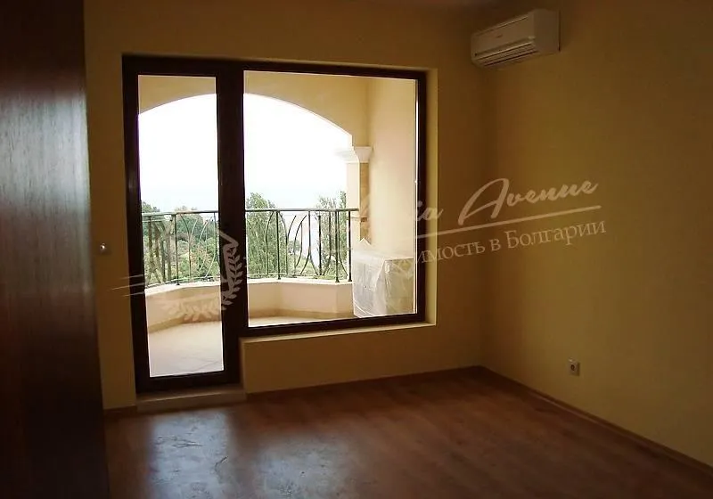 Апартамент с 1 спальней на первой линии и с видом на море в г.Варна