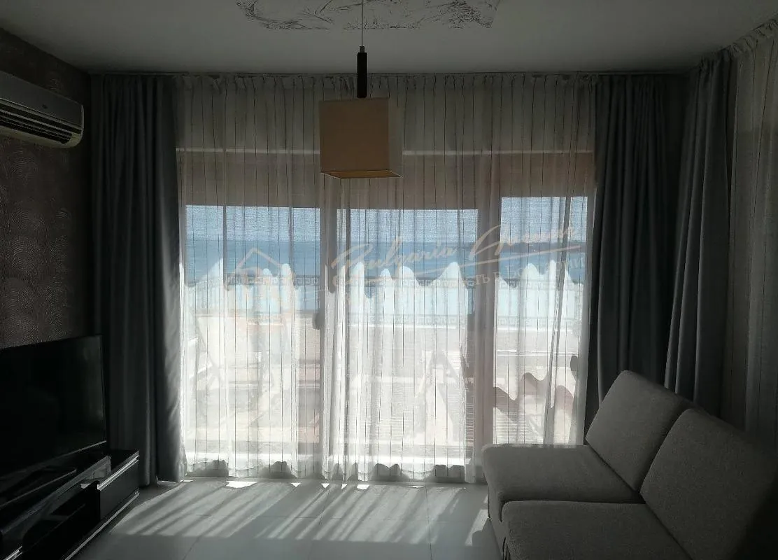 Квартира на первой линии с видом на море и просторной террасой в г.Несебр