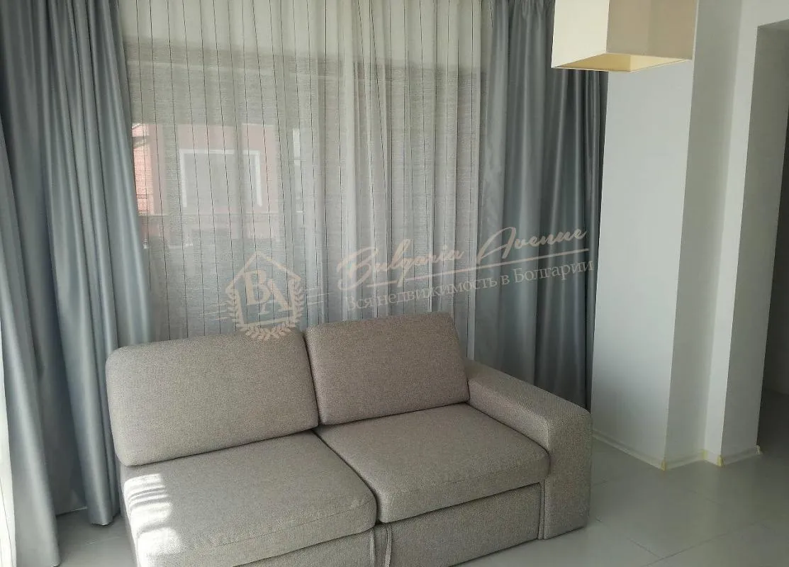 Квартира на первой линии с видом на море и просторной террасой в г.Несебр