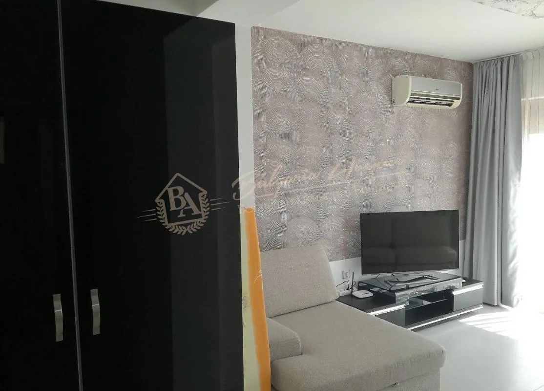 Квартира на первой линии с видом на море и просторной террасой в г.Несебр