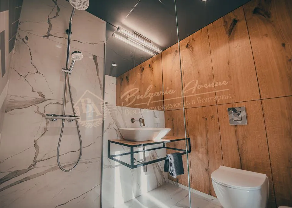 Двухкомнатная, меблированная, стильная квартира в жилом доме в г.Варна