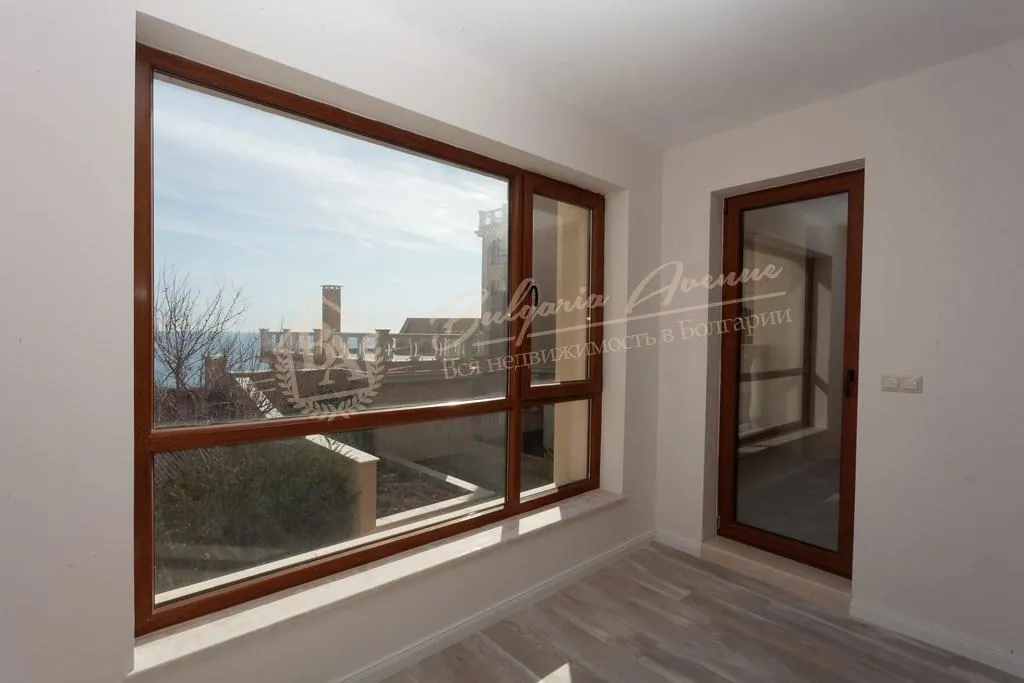 Апартамент в закрытом, элитном комплексе на первой линии в г.Варна