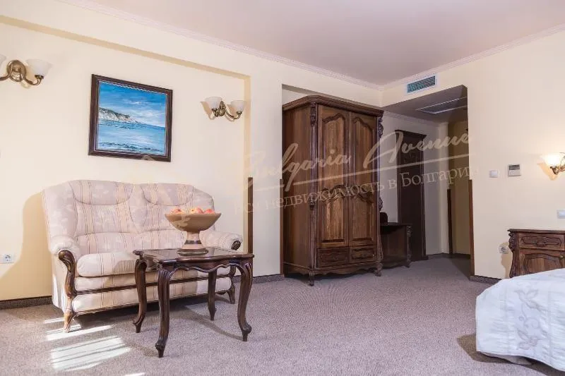 Роскошный отель класса люкс в самом центре старого города Несебър