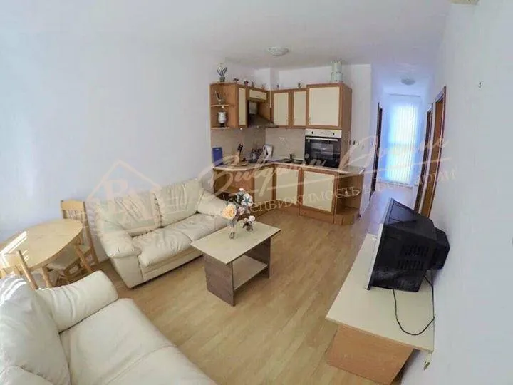 Трехкомнатная меблированная квартира на Солнечном берегу