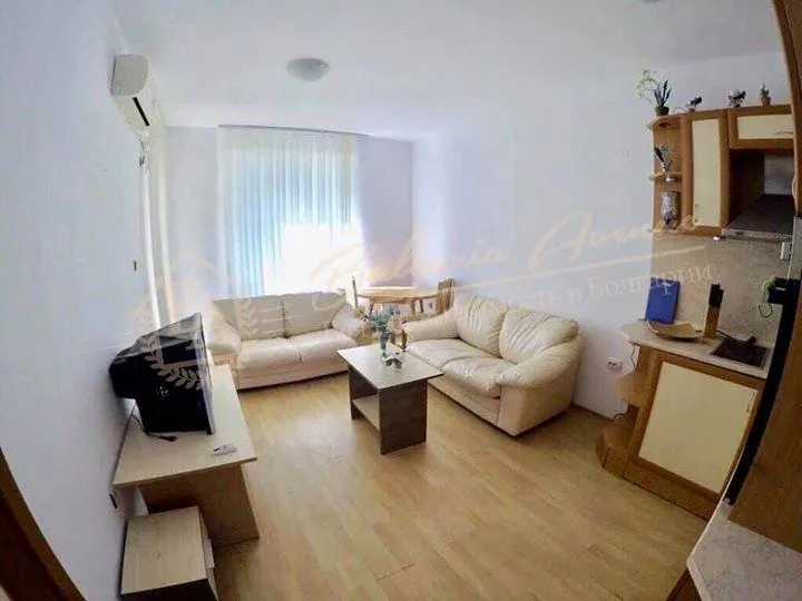 Трехкомнатная меблированная квартира на Солнечном берегу