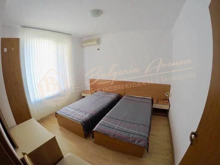 Трехкомнатная меблированная квартира на Солнечном берегу