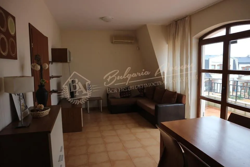 Трехкомнатная квартира с мебелью у моря в г.Несебр