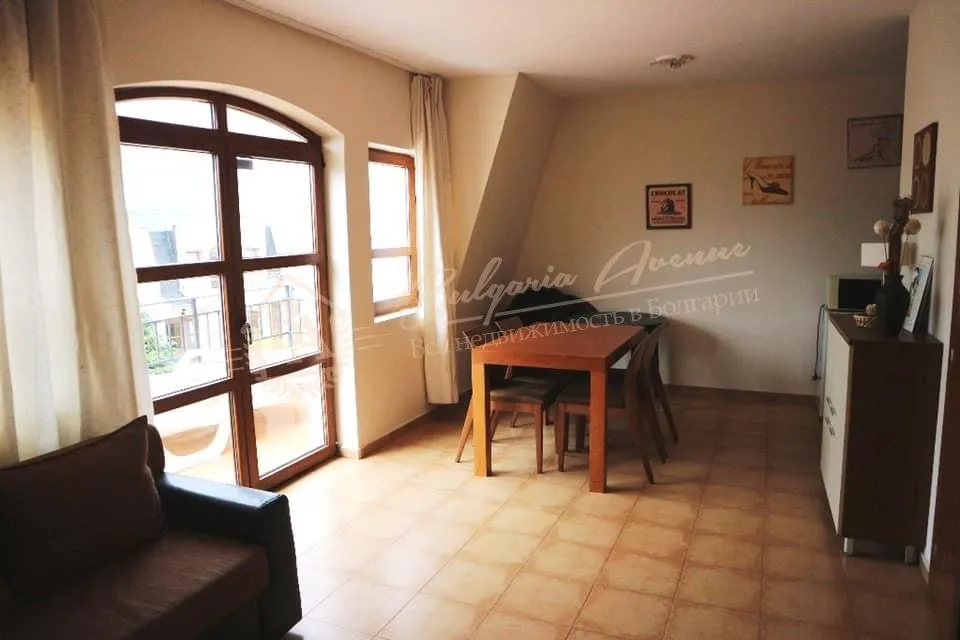 Трехкомнатная квартира с мебелью у моря в г.Несебр