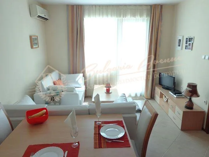 Трехкомнатная квартира с мебелью в закрытом комплексе, к.Солнечный Берег