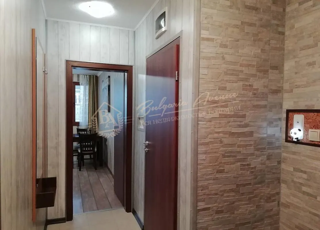 Трехкомнатная квартира в жилом доме в г.Несебър