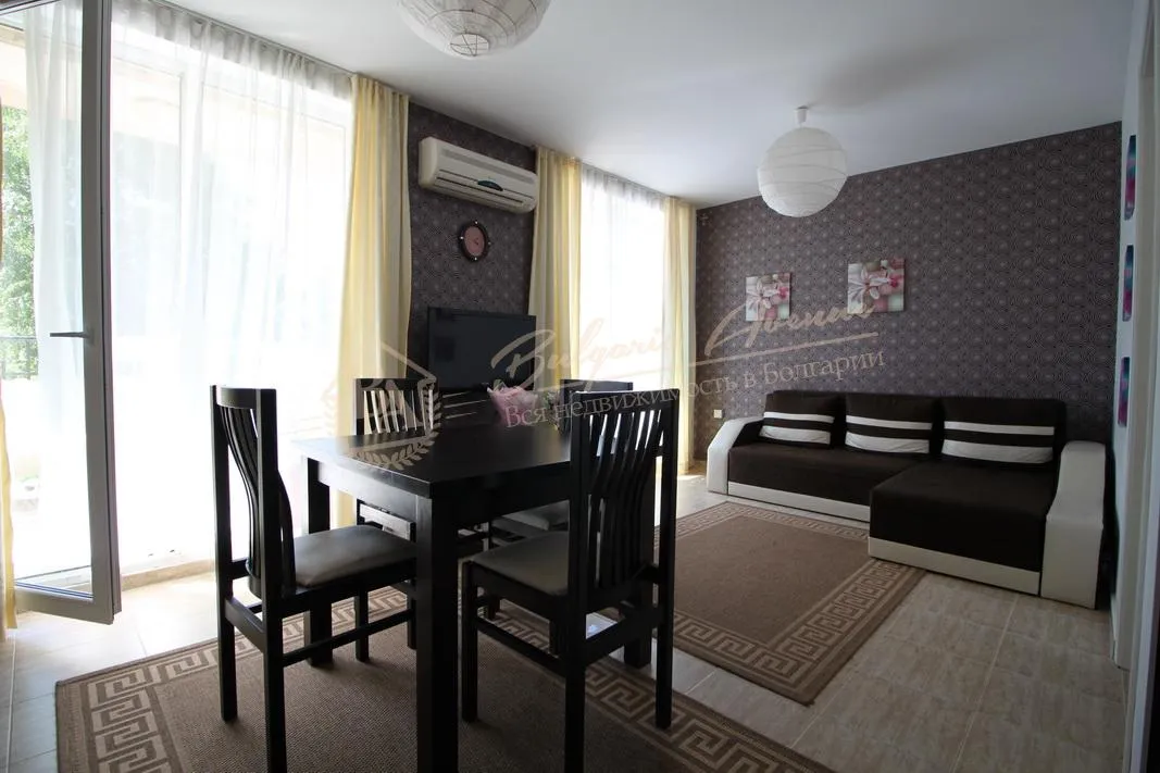 Трехкомнатная квартира с мебелью в закрытом комплексе, к.Солнечный Берег