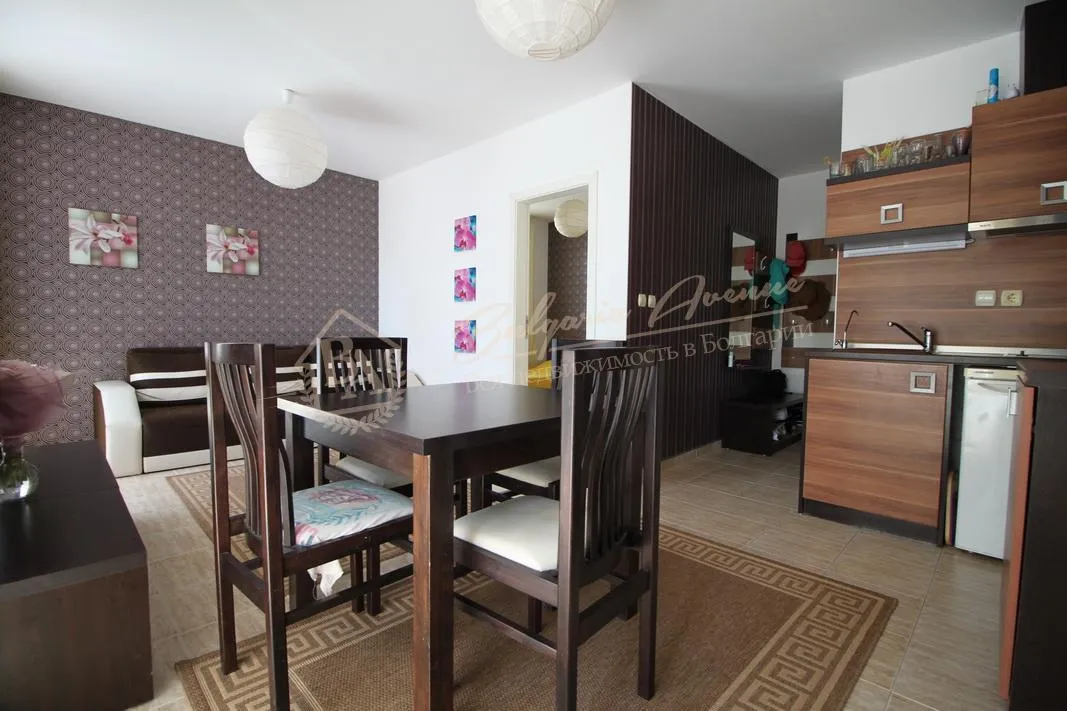 Трехкомнатная квартира с мебелью в закрытом комплексе, к.Солнечный Берег