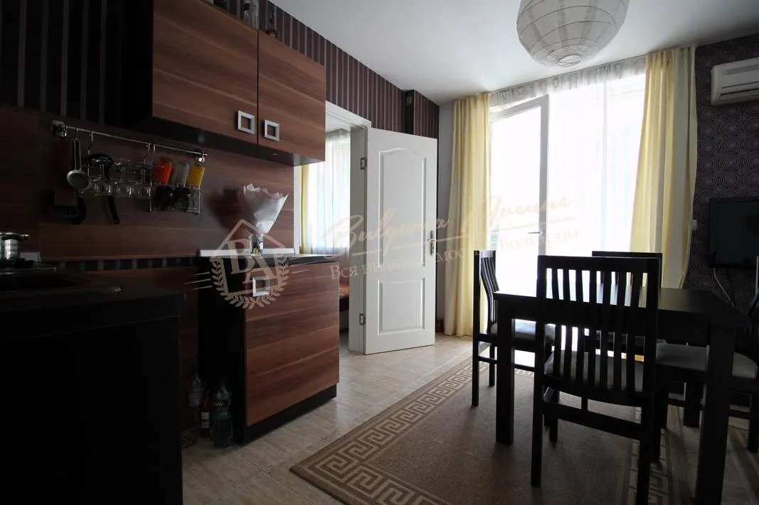 Трехкомнатная квартира с мебелью в закрытом комплексе, к.Солнечный Берег