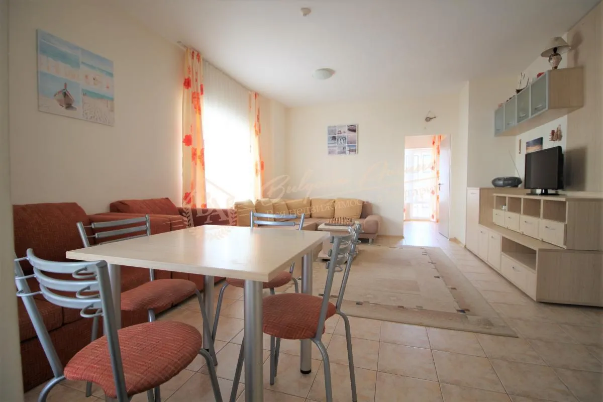 Апартамент с 2 спальнями в 200 метров от пляжа в г.Св.Влас