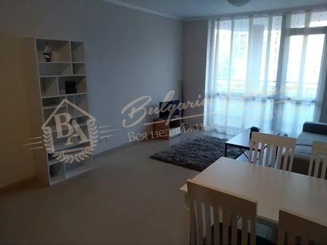 Апартамент с 2 спальнями с низкой таксой в центре Солнечного Берега