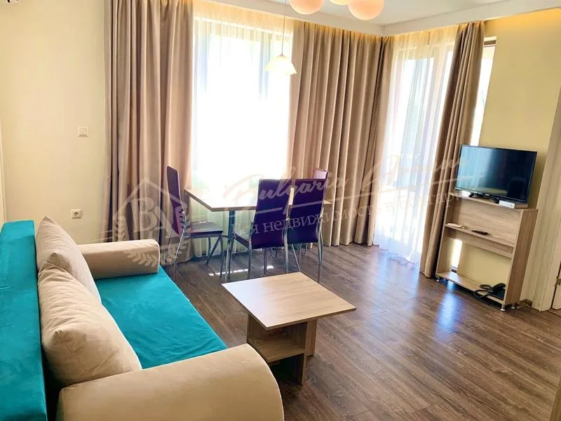 Апартамент с 2 спальнями в закрытом комплексе у моря в к.Солнечный берег