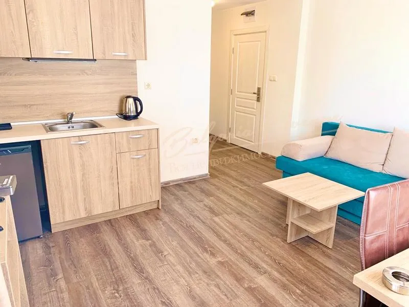 Апартамент с 2 спальнями в закрытом комплексе у моря в к.Солнечный берег