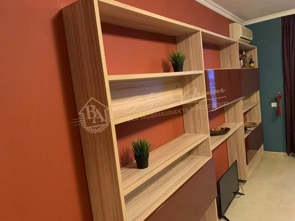 Трехкомнатная квартирас мебелью в жилом доме в к.Солнечный берег