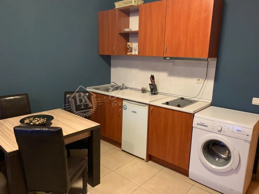 Трехкомнатная квартирас мебелью в жилом доме в к.Солнечный берег