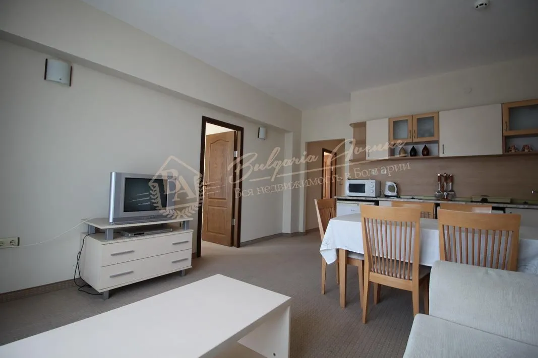 Трехкомнатная квартира с видом на море в 150 м от пляжа, к.Солнечный Берег