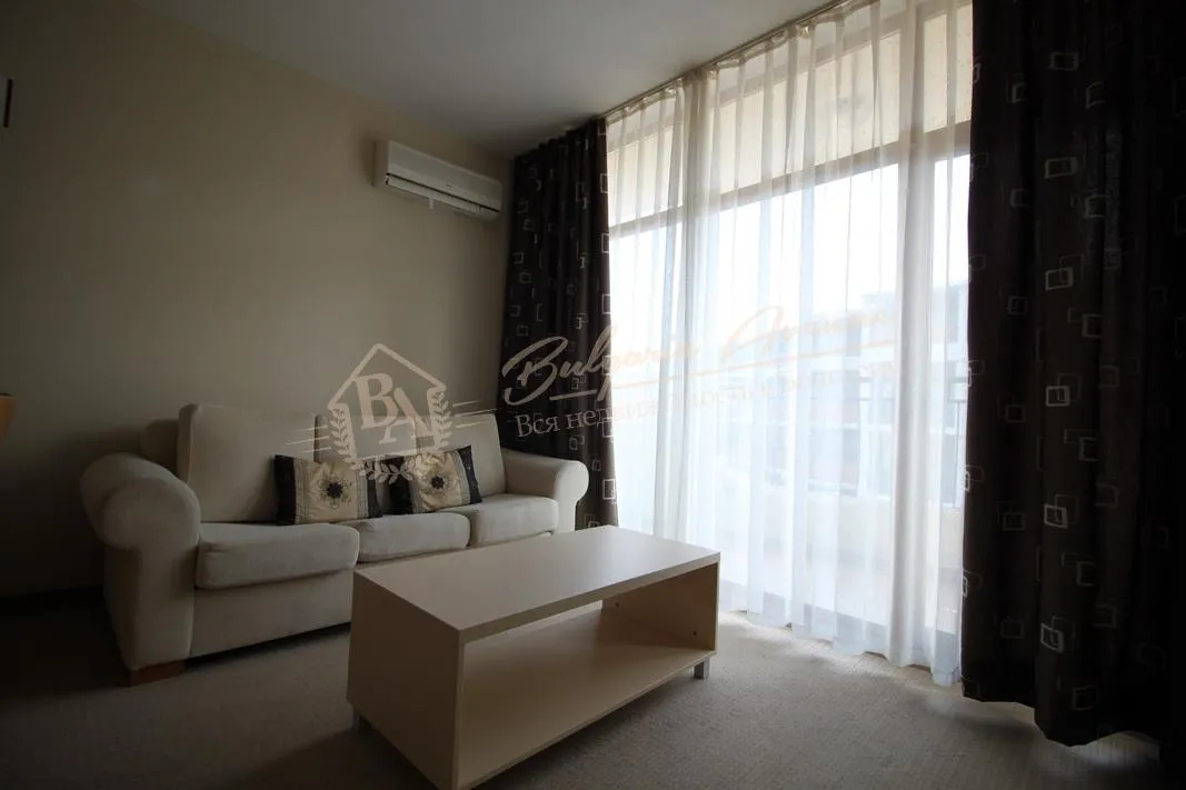 Трехкомнатная квартира с видом на море в 150 м от пляжа, к.Солнечный Берег