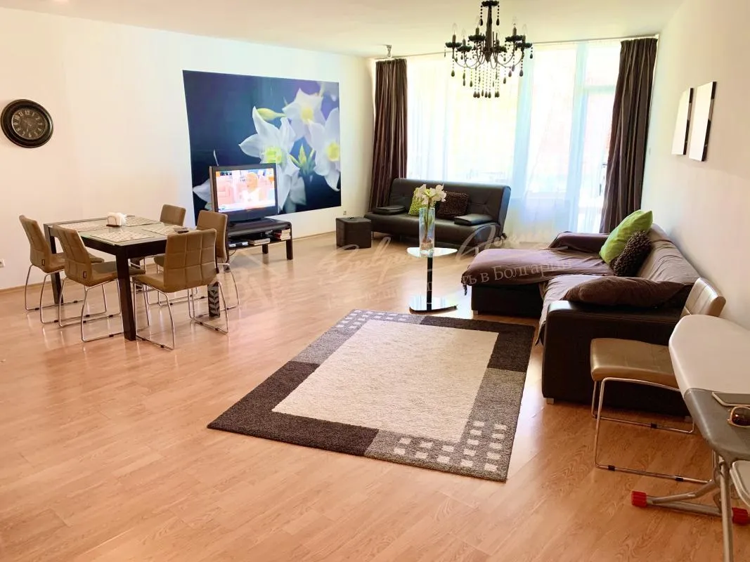 Новый, уютный апартамент с 2 спальнями в комплексе ОАЗИС на 1 линии, Равда