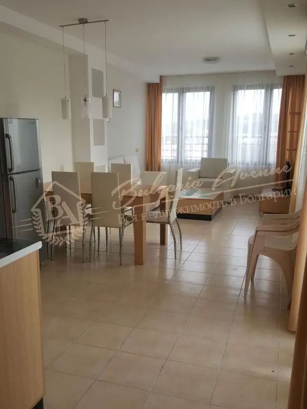 Трехкомнатная квартира с мебелью в элитном комплексе в г.Созополь