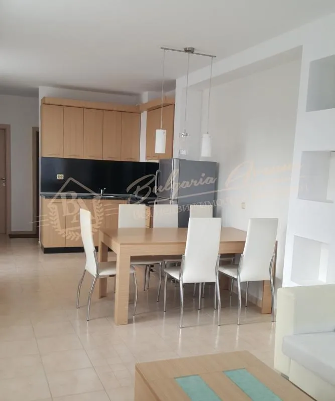 Трехкомнатная квартира с мебелью в элитном комплексе в г.Созополь