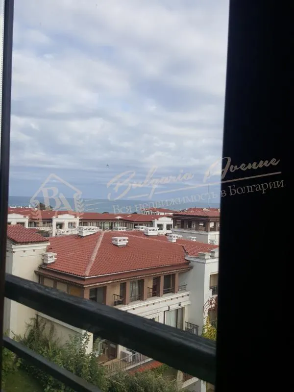 Трехкомнатная квартира с мебелью в элитном комплексе в г.Созополь