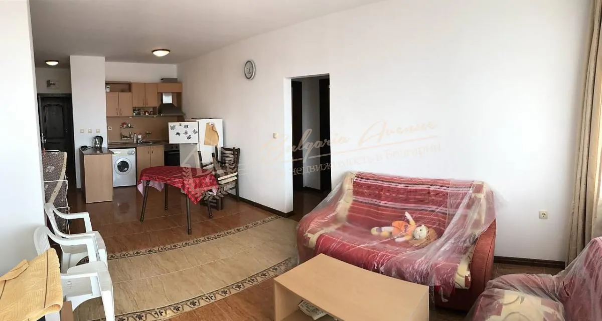 Трехкомнатная квартира в комплексе Трявна в метрах от моря в г. Св. Влас.