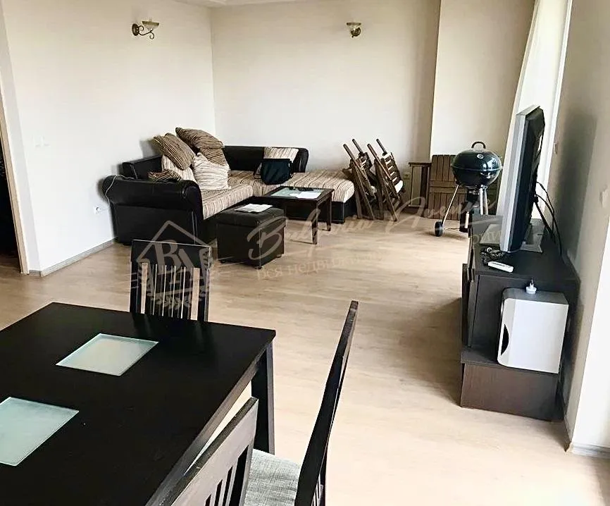 Апартамент с 2 спальнями в жилом доме, с видом на море, без таксы, в г.Св.Влас