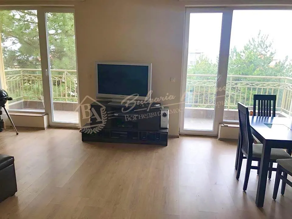 Апартамент с 2 спальнями в жилом доме, с видом на море, без таксы, в г.Св.Влас