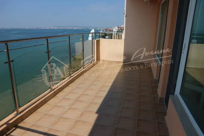 Трехкомнатная квартира с фронтальным видом на море в г.Святой Влас