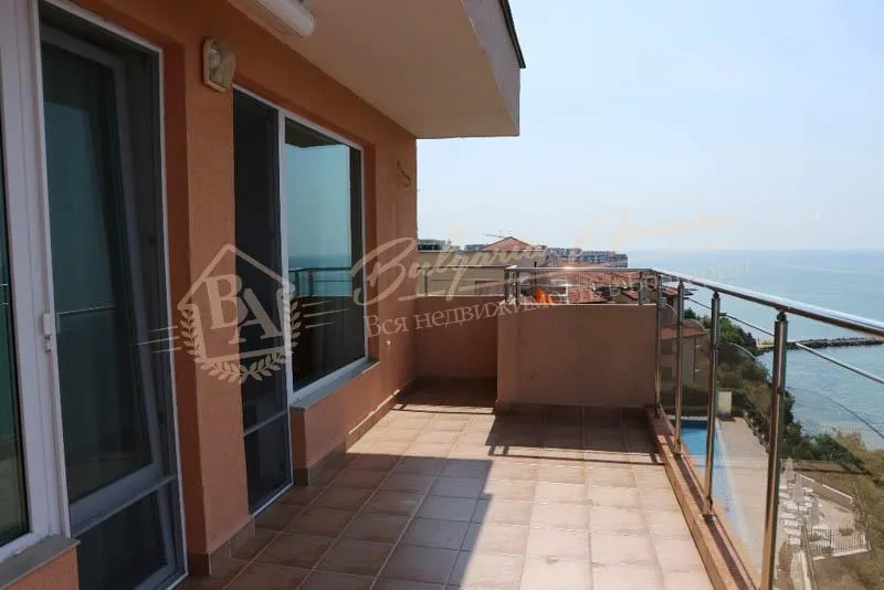 Трехкомнатная квартира с фронтальным видом на море в г.Святой Влас