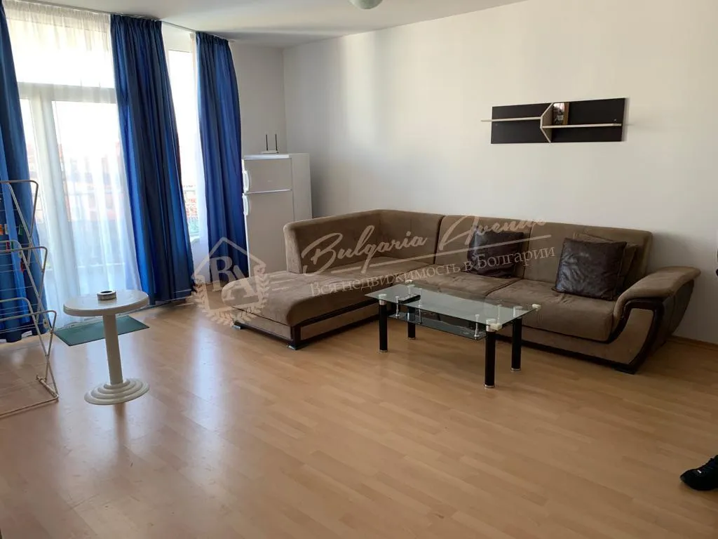 Уютный апартамент с 2 спальнями и видом на морев комплексе ОАЗИС, Равда