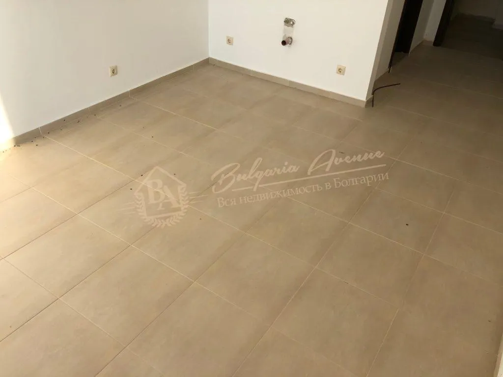 Новая, панорамная, трехкомнатная квартира на первой линии в г.Несебр