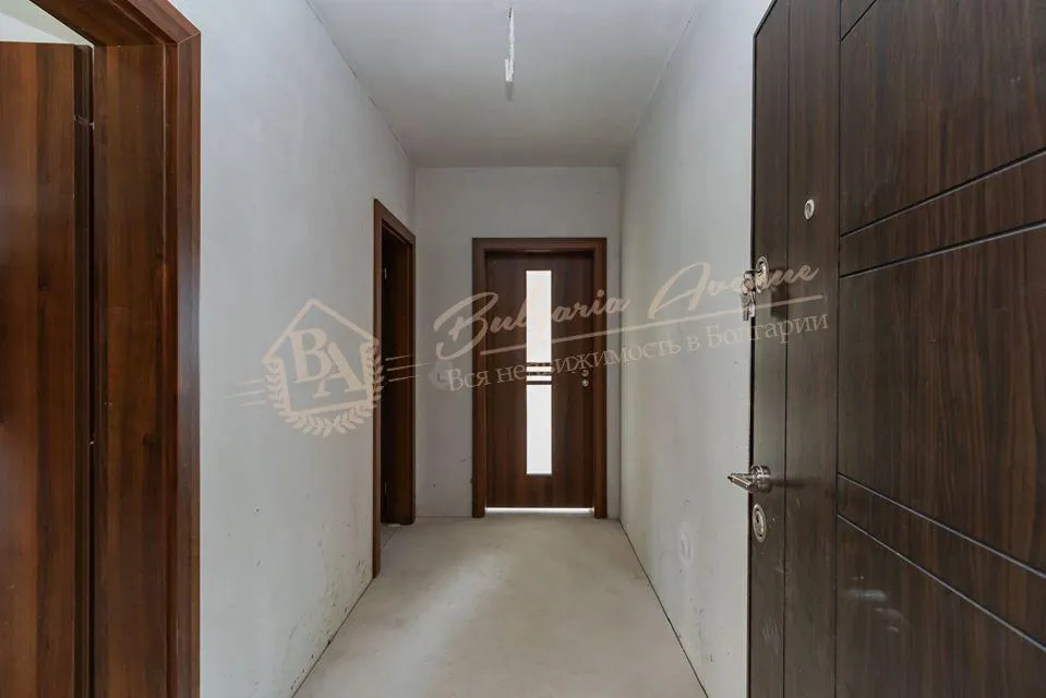 Трехкомнатная квартира в жилом доме с панорамой на море в Бризе, г.Варна