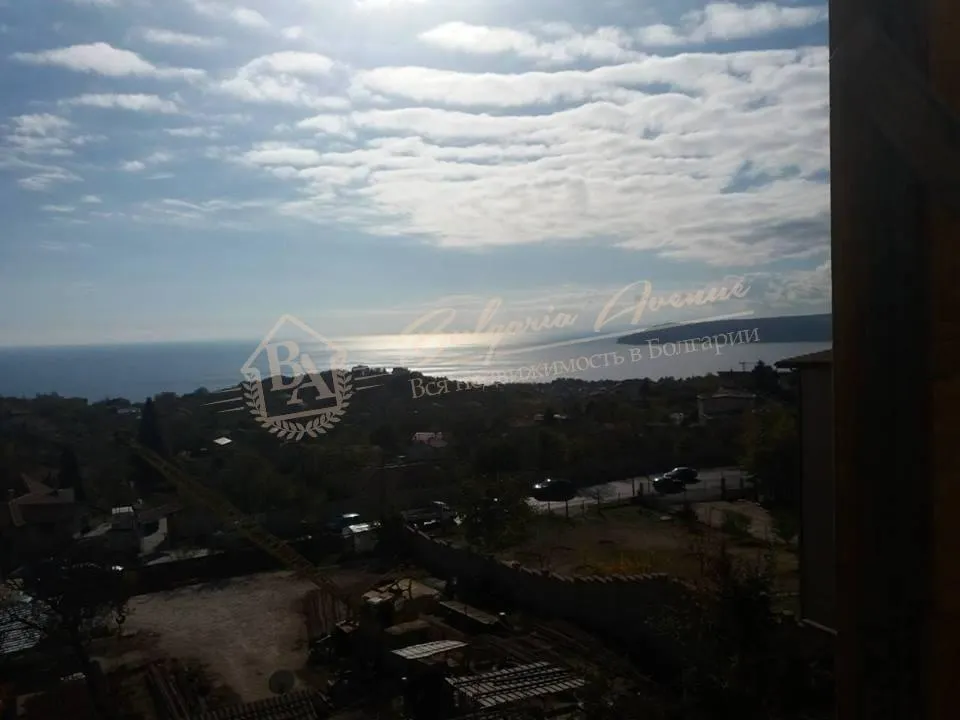 Трехкомнатная квартира в жилом доме с панорамой на море в г.Варна