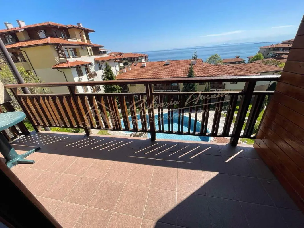 Апартамент с видом на море на первой береговой линии в элитном «Райский Сад», Святой Влас